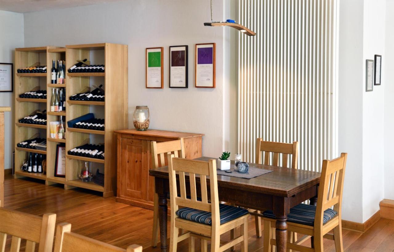 Hotel Weingut Weich à Riol Extérieur photo