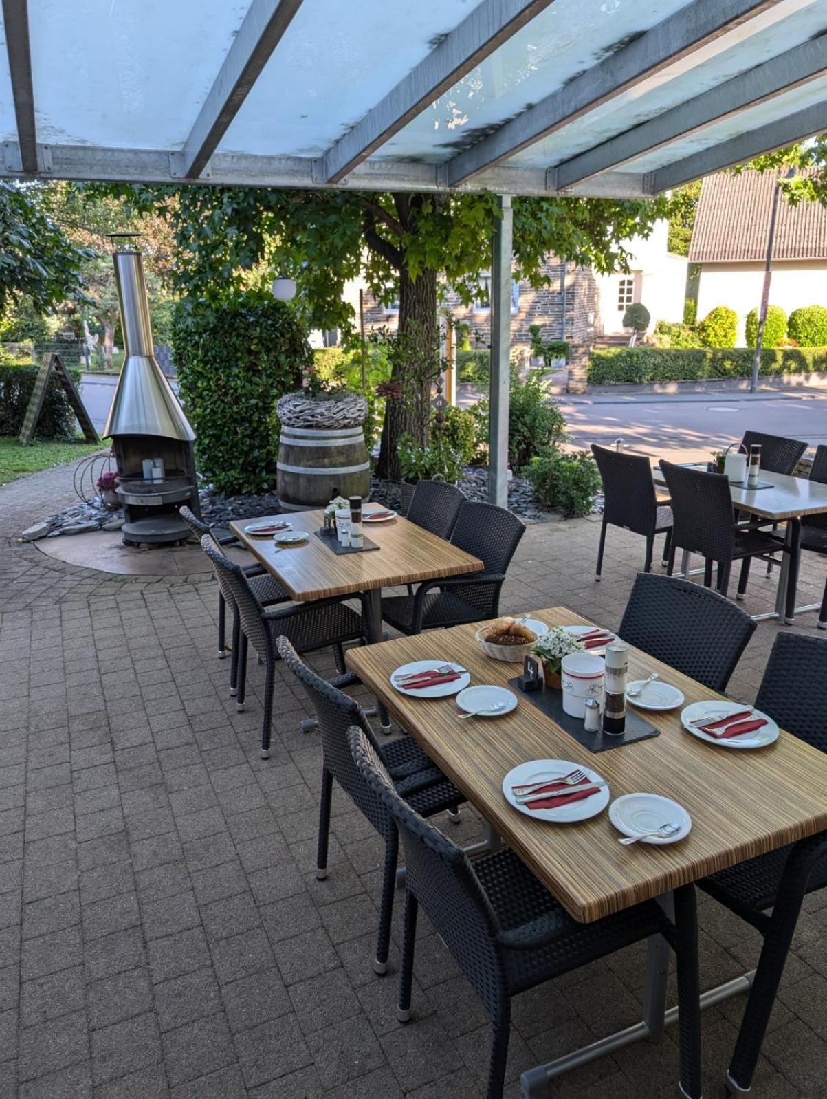 Hotel Weingut Weich à Riol Extérieur photo